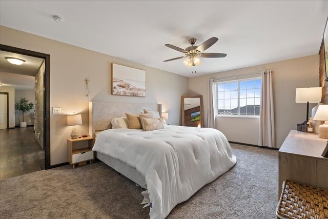 340 E Franklin Street 202, Eldridge, IA 52748