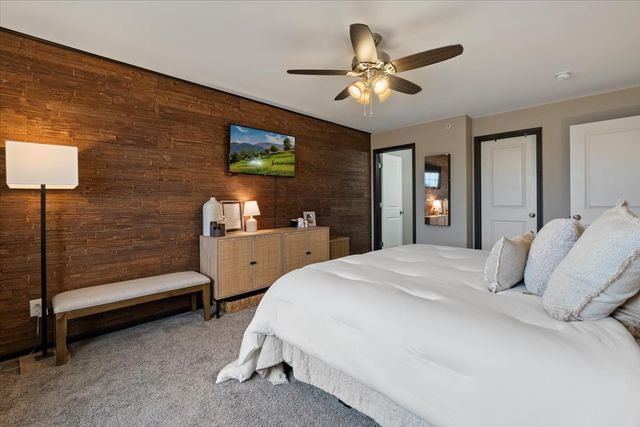 340 E Franklin Street 202, Eldridge, IA 52748