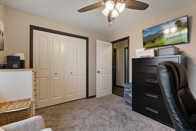 340 E Franklin Street 202, Eldridge, IA 52748