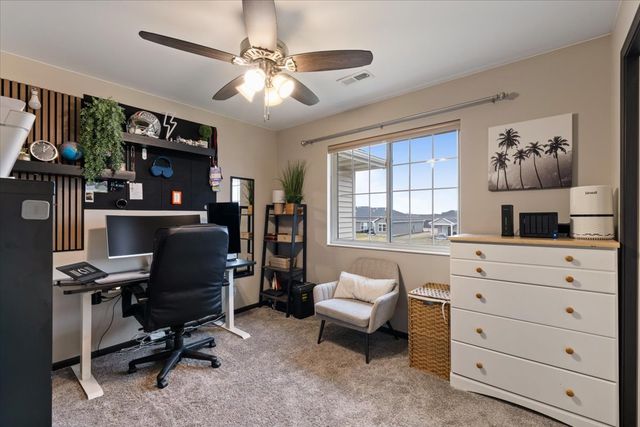 340 E Franklin Street 202, Eldridge, IA 52748