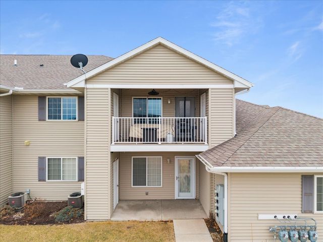 340 E Franklin Street 202, Eldridge, IA 52748