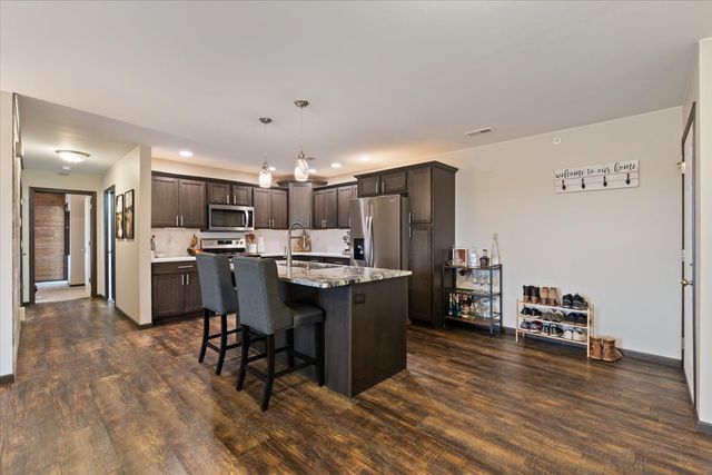 340 E Franklin Street 202, Eldridge, IA 52748