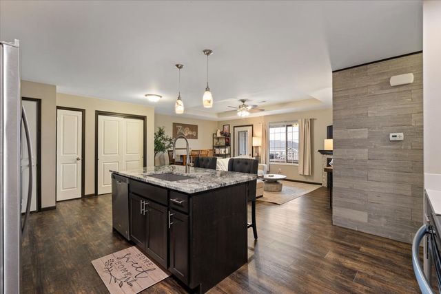 340 E Franklin Street 202, Eldridge, IA 52748