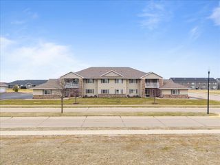 340 E Franklin Street 202, Eldridge, IA 52748