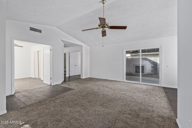 6842 W STATE Avenue, Glendale, AZ 85303