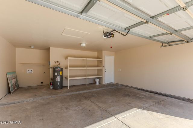 6842 W STATE Avenue, Glendale, AZ 85303