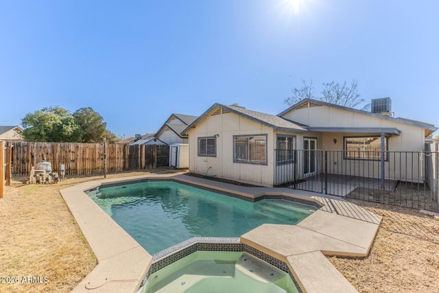 6842 W STATE Avenue, Glendale, AZ 85303