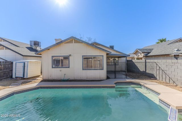 6842 W STATE Avenue, Glendale, AZ 85303