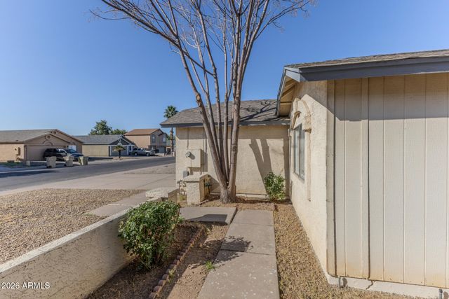 6842 W STATE Avenue, Glendale, AZ 85303