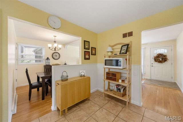 2327 Kenosho Avenue, St Louis, MO 63114