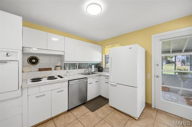 2327 Kenosho Avenue, St Louis, MO 63114