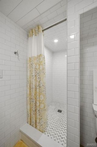 2327 Kenosho Avenue, St Louis, MO 63114