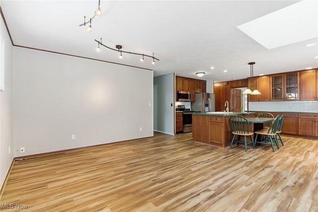 561 Brigton Drive, Berea, OH 44017