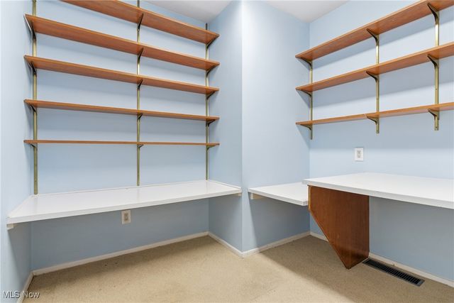 561 Brigton Drive, Berea, OH 44017