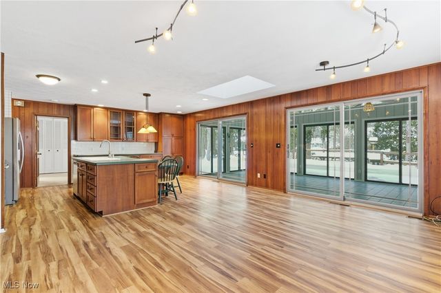 561 Brigton Drive, Berea, OH 44017