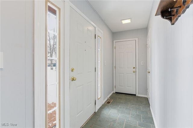 561 Brigton Drive, Berea, OH 44017