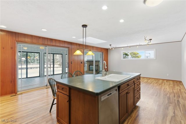 561 Brigton Drive, Berea, OH 44017