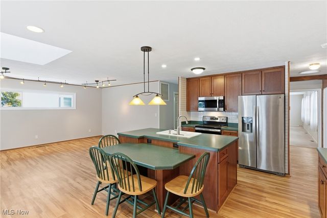 561 Brigton Drive, Berea, OH 44017