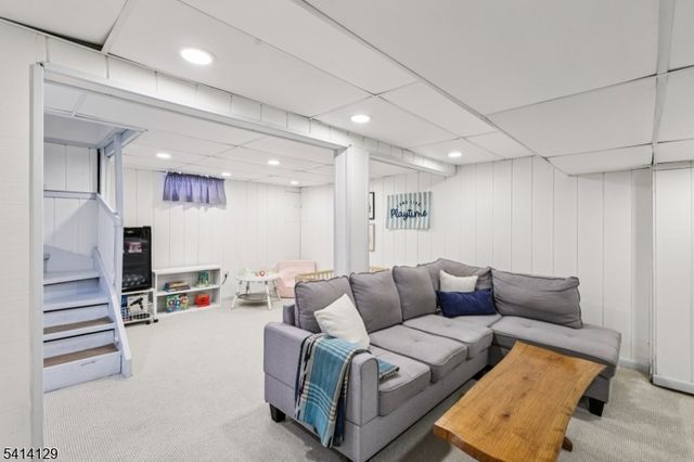 17 Cherokee Rd, Cranford Twp., NJ 07016