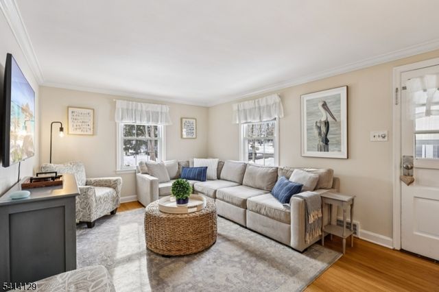 17 Cherokee Rd, Cranford Twp., NJ 07016