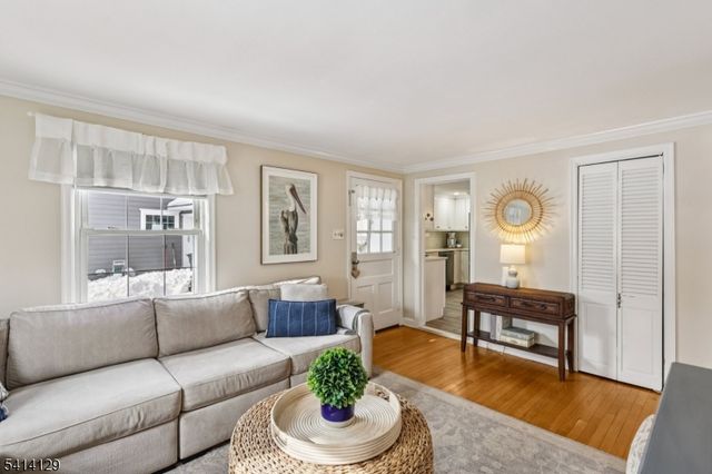 17 Cherokee Rd, Cranford Twp., NJ 07016