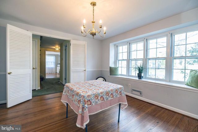 105 DEERFIELD DR, Cherry Hill, NJ 08034