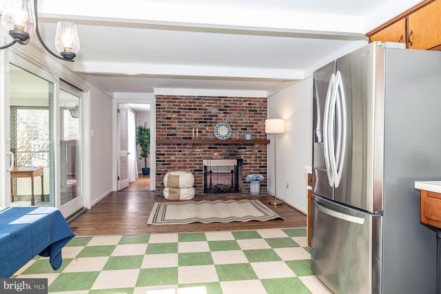 105 DEERFIELD DR, Cherry Hill, NJ 08034