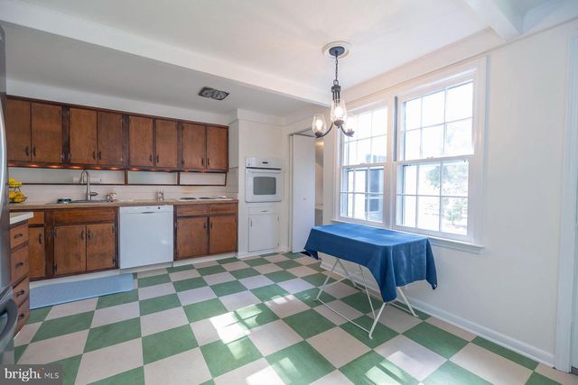 105 DEERFIELD DR, Cherry Hill, NJ 08034