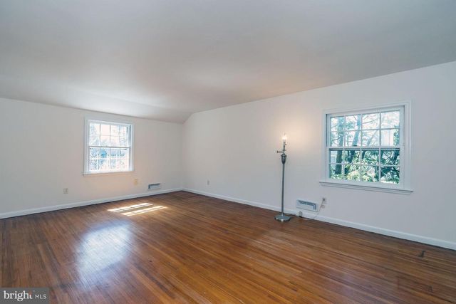 105 DEERFIELD DR, Cherry Hill, NJ 08034