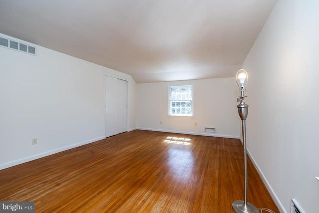 105 DEERFIELD DR, Cherry Hill, NJ 08034