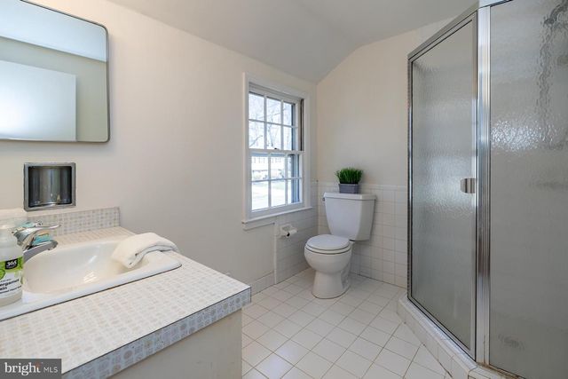 105 DEERFIELD DR, Cherry Hill, NJ 08034