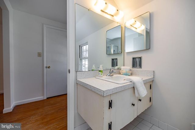 105 DEERFIELD DR, Cherry Hill, NJ 08034