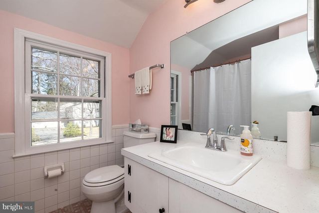 105 DEERFIELD DR, Cherry Hill, NJ 08034