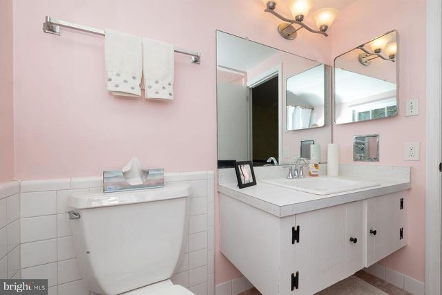 105 DEERFIELD DR, Cherry Hill, NJ 08034