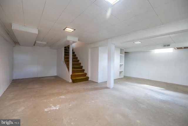 105 DEERFIELD DR, Cherry Hill, NJ 08034