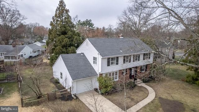 105 DEERFIELD DR, Cherry Hill, NJ 08034