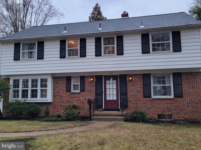 105 DEERFIELD DR, Cherry Hill, NJ 08034