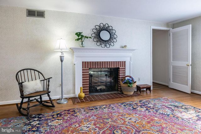 105 DEERFIELD DR, Cherry Hill, NJ 08034