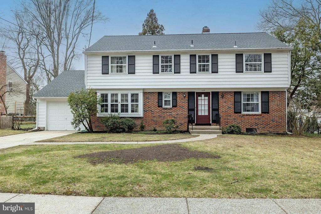 105 DEERFIELD DR, Cherry Hill, NJ 08034