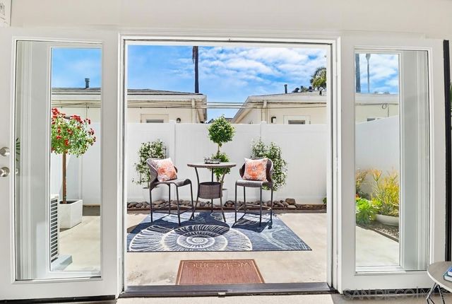 727 F Avenue, Coronado, CA 92118