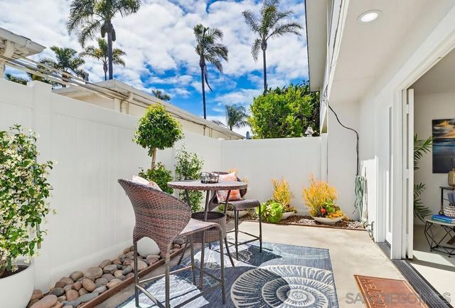 727 F Avenue, Coronado, CA 92118