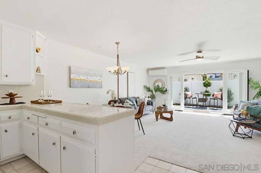 727 F Avenue, Coronado, CA 92118
