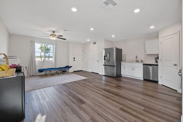 725 James Avenue, Corcoran, CA 93212