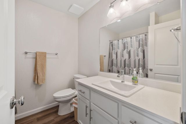 725 James Avenue, Corcoran, CA 93212