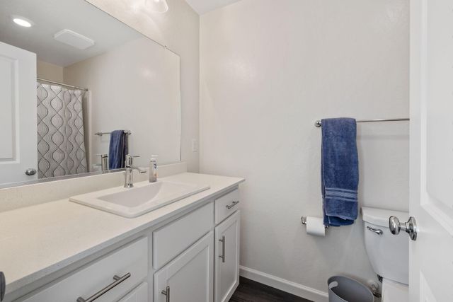 725 James Avenue, Corcoran, CA 93212