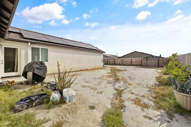 725 James Avenue, Corcoran, CA 93212