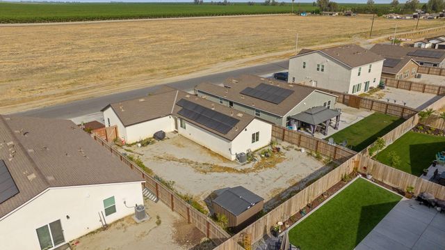 725 James Avenue, Corcoran, CA 93212