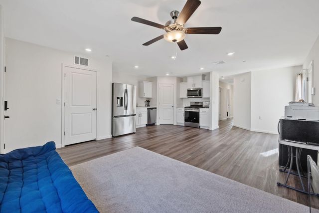 725 James Avenue, Corcoran, CA 93212