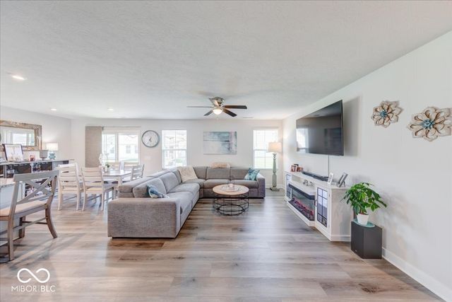 161 Mission Terrace Drive, Whiteland, IN 46184