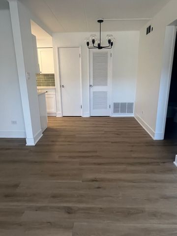 11035 S KEATING Avenue 2ne, Oak Lawn, IL 60453